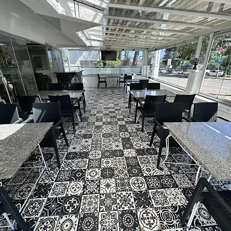 Lara Kapris Αττάλεια